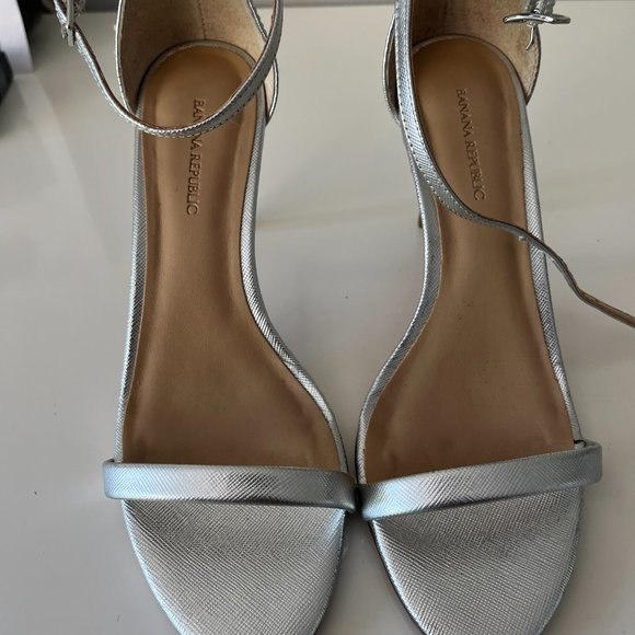 BANANA REPUBLIC - LEATHER SILVER METALLIC ELEGANT CLASSIC SANDALS - Picture 3 of 4